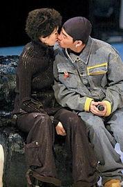 杜德伟出书爆料视频,揭秘娱乐圈背后的故事与心路历程 第1张 杜德伟出书爆料视频,揭秘娱乐圈背后的故事与心路历程 第1张